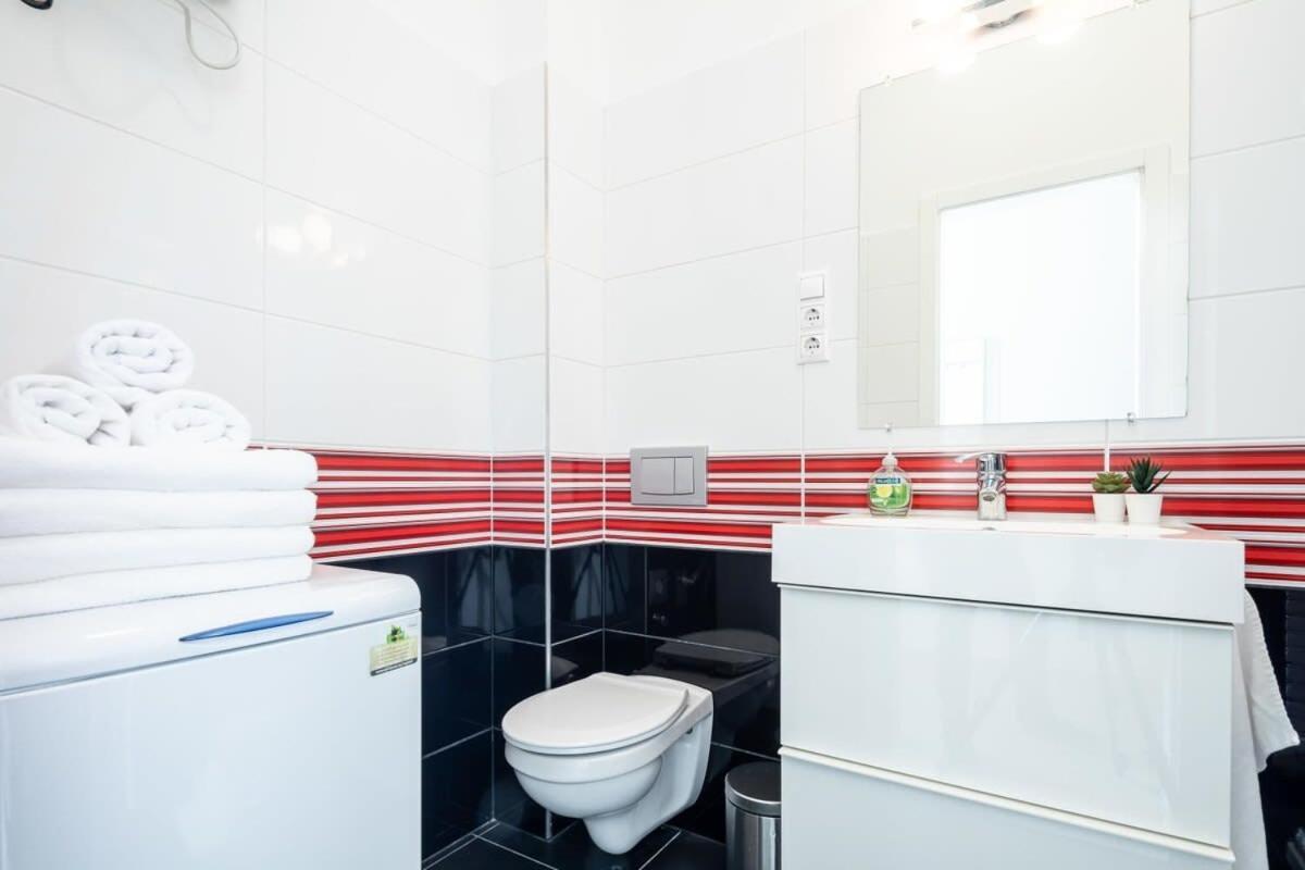 Bright & Large Apartment At Top Location Будапеща Екстериор снимка