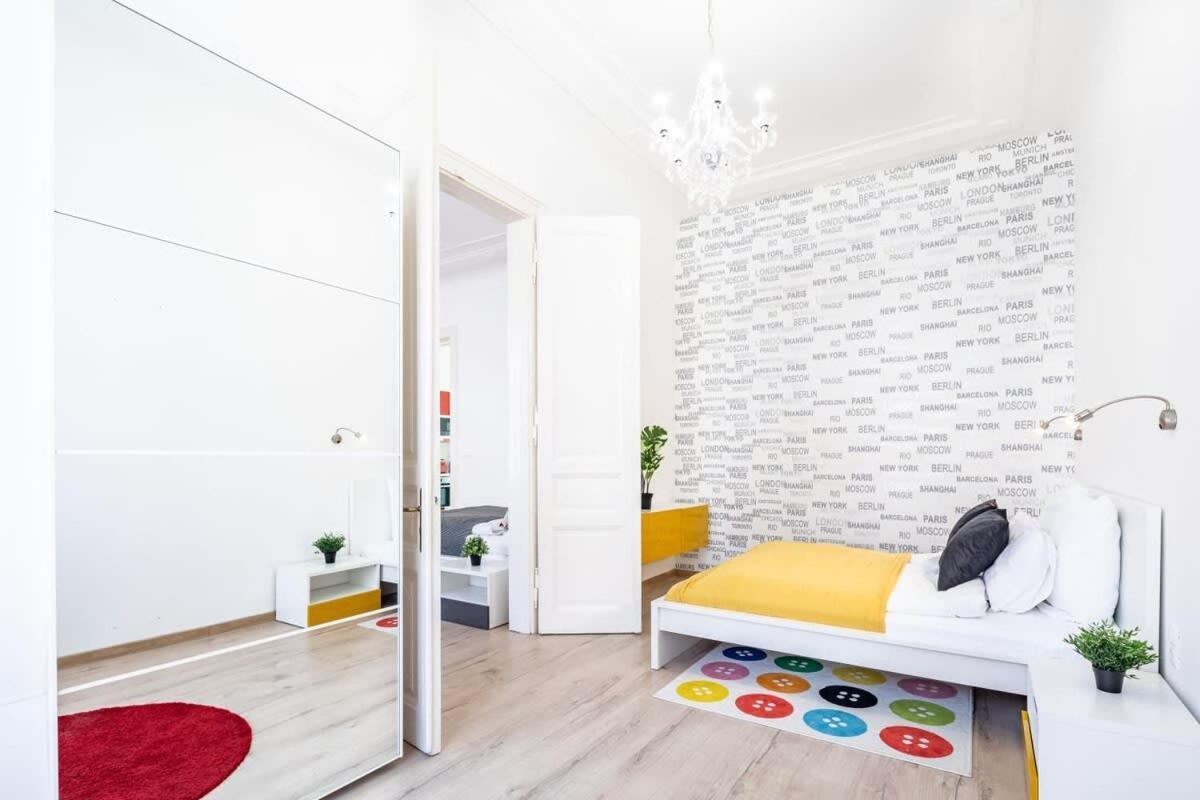 Bright & Large Apartment At Top Location Будапеща Екстериор снимка