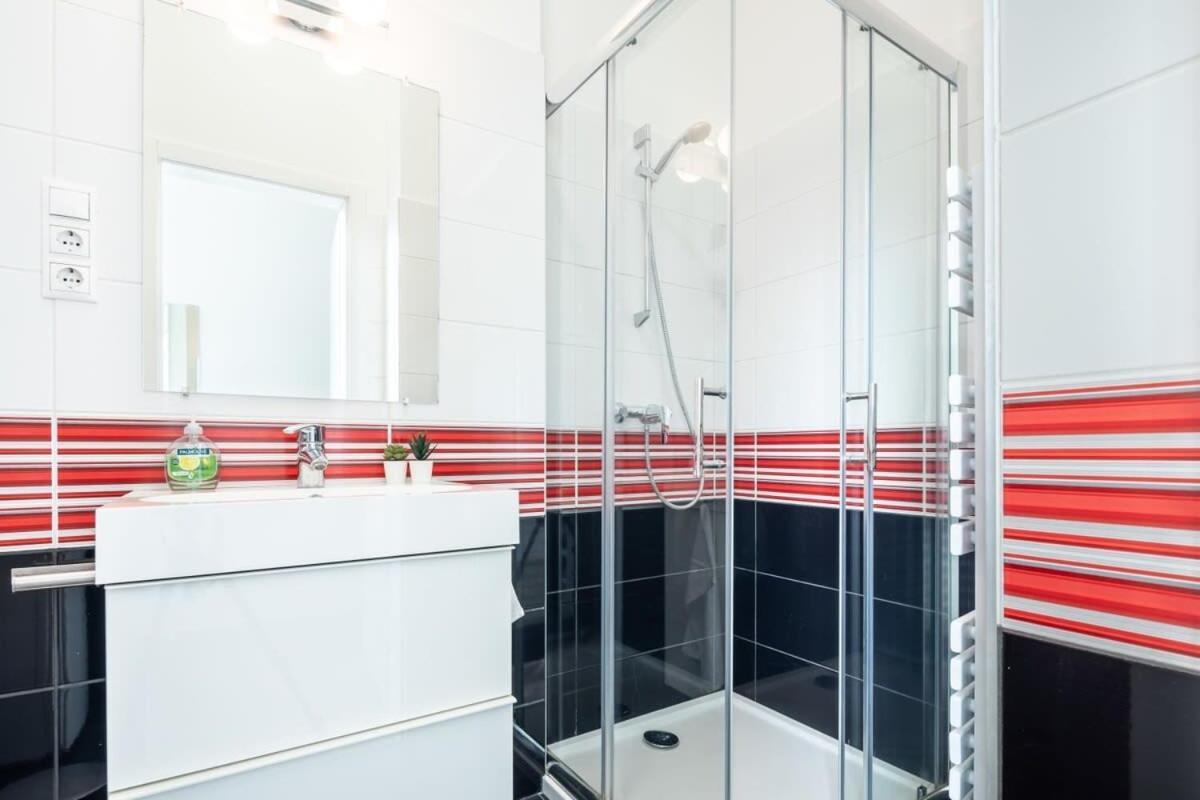 Bright & Large Apartment At Top Location Будапеща Екстериор снимка