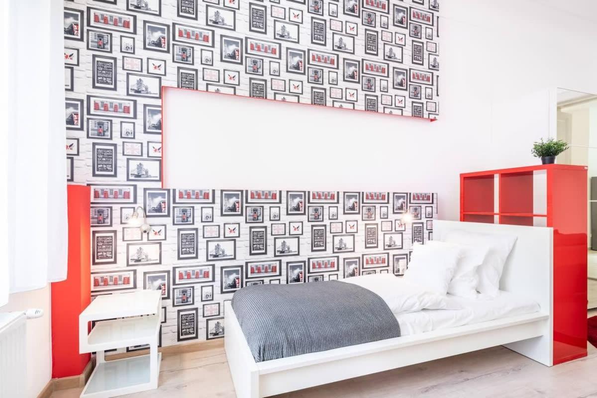 Bright & Large Apartment At Top Location Будапеща Екстериор снимка